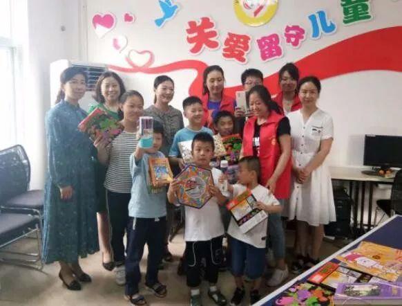 订婚宴上，哥哥和小舅子说小姨子坏话，合适吗？
